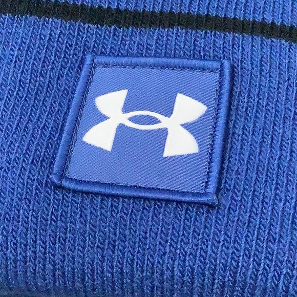 Under Armour men’s blue and black winter beanie hat - Picture 5 of 6